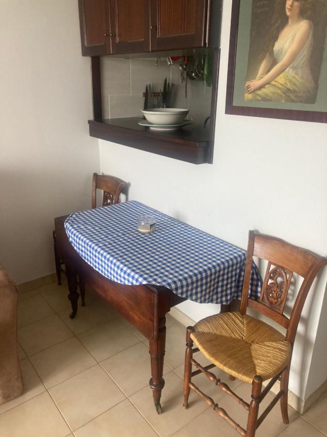 Front De Appartement *